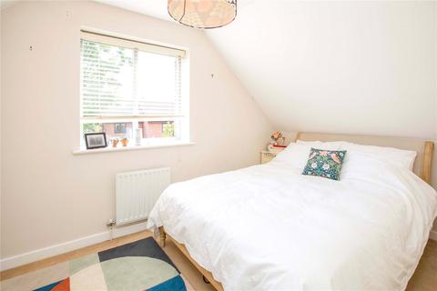 6 Foxdene Close, London, E18 1BH