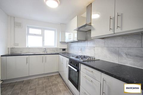 3 bedroom flat to rent, Palace Road, Bromley