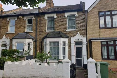 4 bedroom terraced house to rent - Capel road ,London