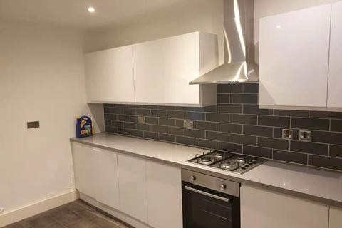 4 bedroom terraced house to rent - Capel road ,London