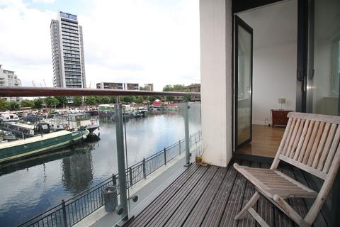 undefined, Boardwalk Place, Canary Wharf, London