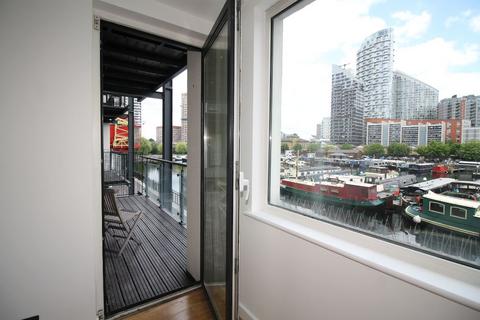 undefined, Boardwalk Place, Canary Wharf, London