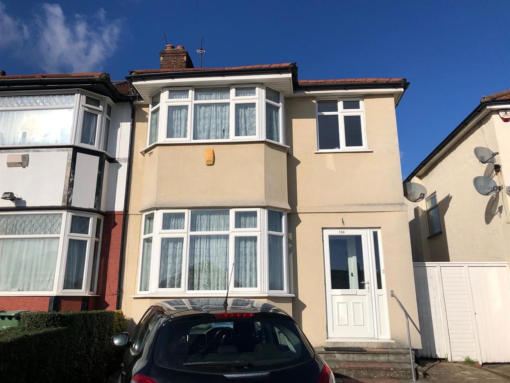 Mollison Way, Edgware 3 bed detached house £1,850 pcm (£427 pw)