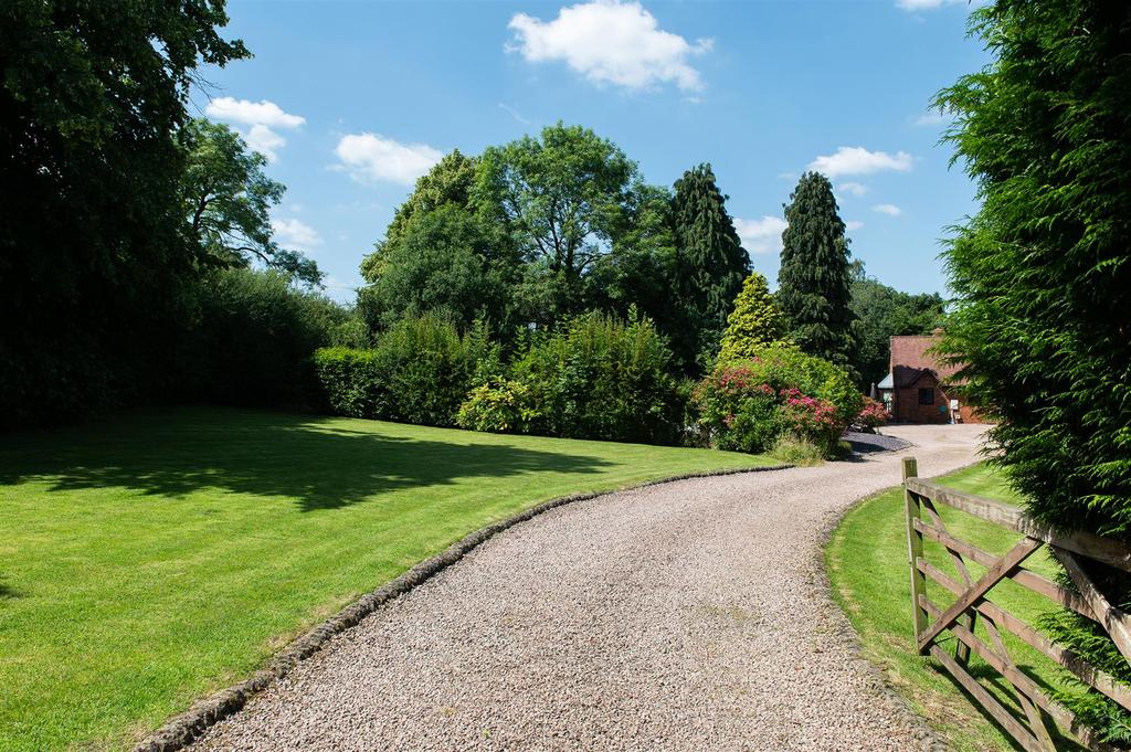 St. Kenelms Road, Romsley, Halesowen 4 bed detached bungalow £895,000
