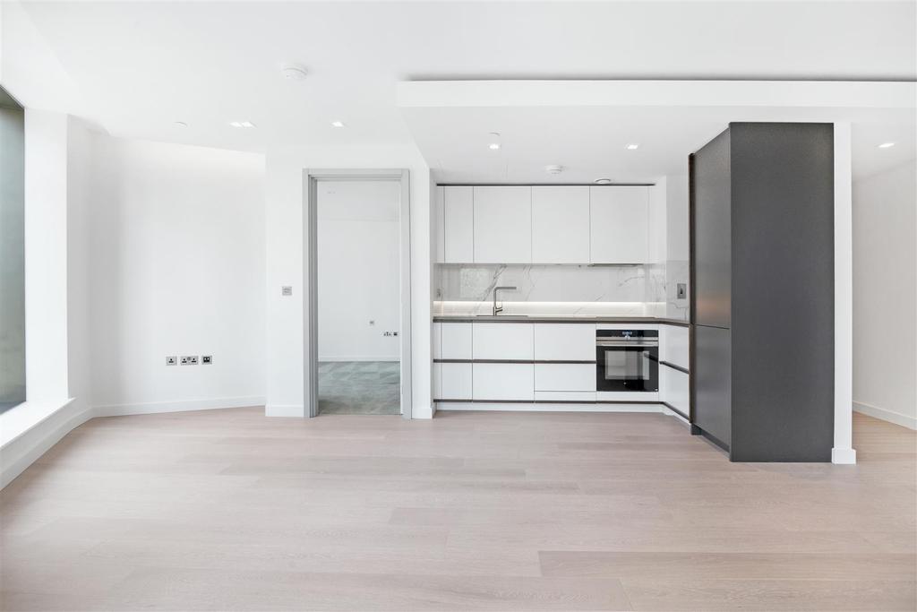 30274 gj 205 westmark tower 7.jpg