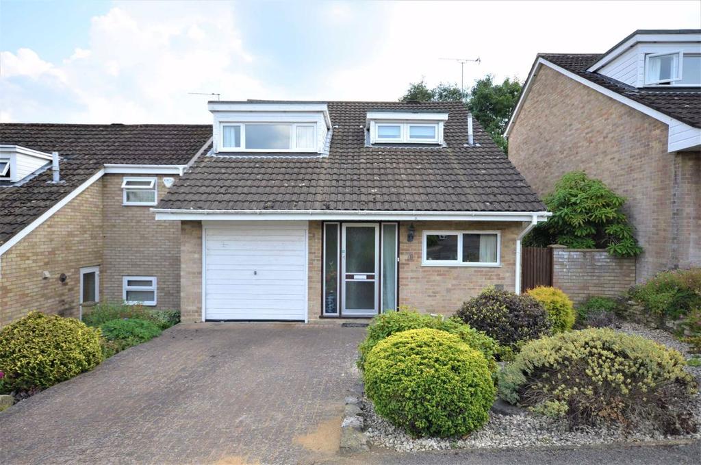 Hampton Road, Folly Hill, Farnham 3 bed detached house £450,000