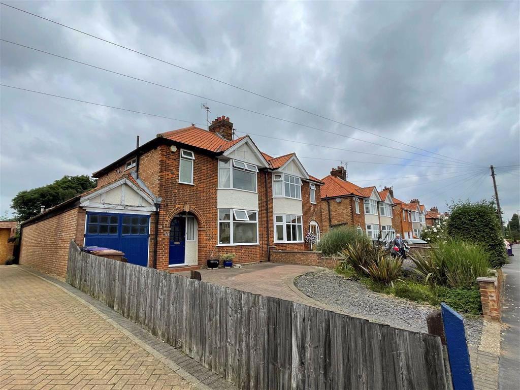 Old Hale Way, Hitchin, SG5 3 bed semidetached house £725,000