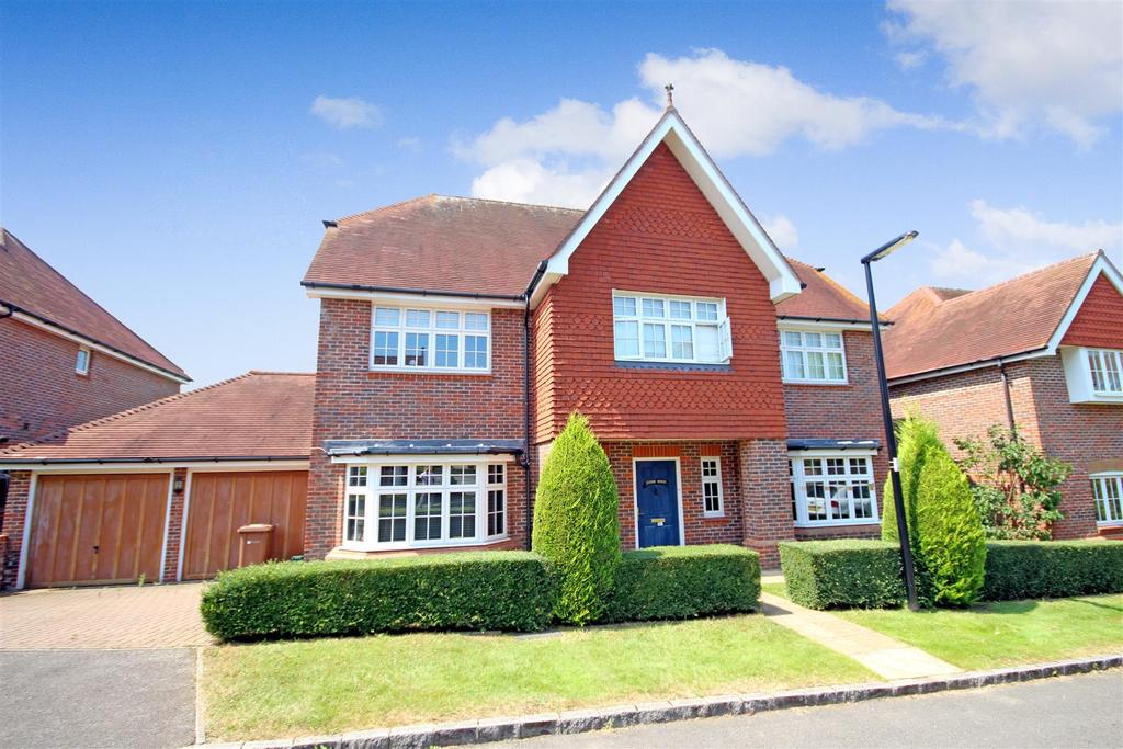 Goddard Close, Guildford 5 bed detached house £1,100,000