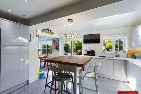 19 Vicarage Gardens, Burscough, Ormskirk, L40 7UU
