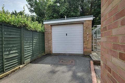 3 Lychgate Close, Bexhill-on-sea, TN40 2EW