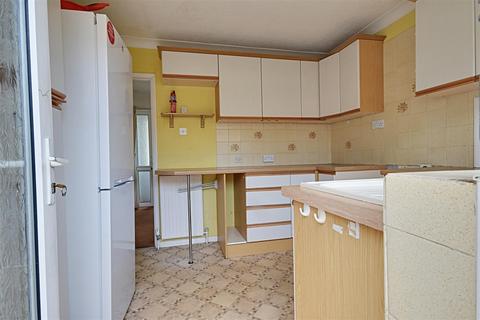 3 Lychgate Close, Bexhill-on-sea, TN40 2EW