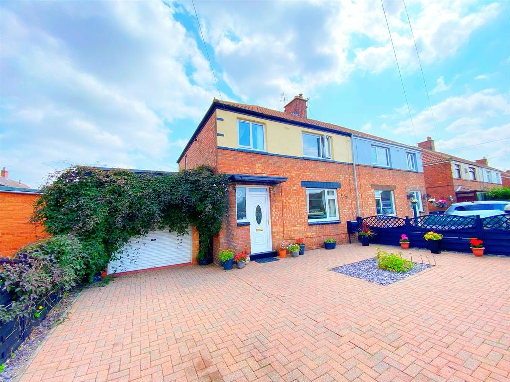 Chestnut Road, Sedgefield... 3 bed semidetached house £167,950