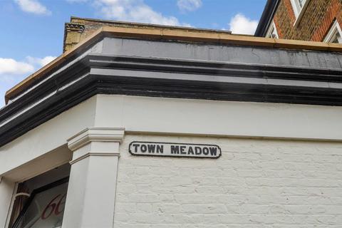 Parking to rent, Town Meadow, Brentford
