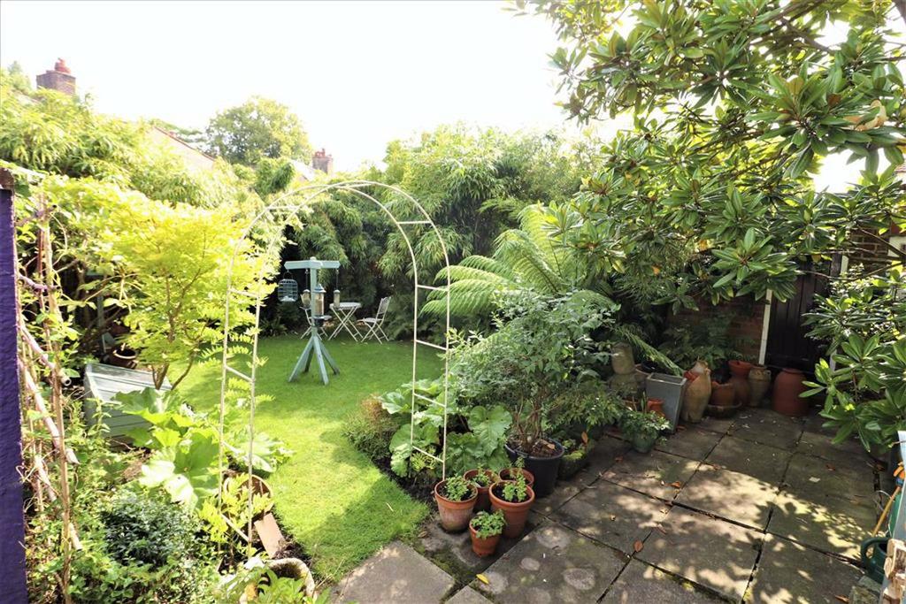 West Meade, Chorltonville, Manchester, M21 4 bed semi-detached house ...