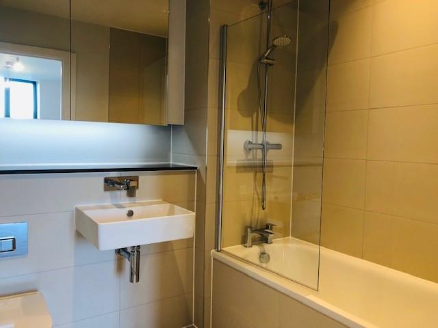 Bathroom i.jpg