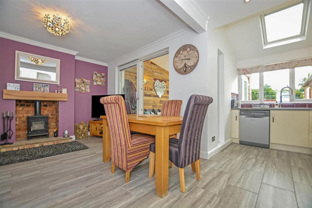 Malvern Road, Scunthorpe 3 bed semidetached house £210,000
