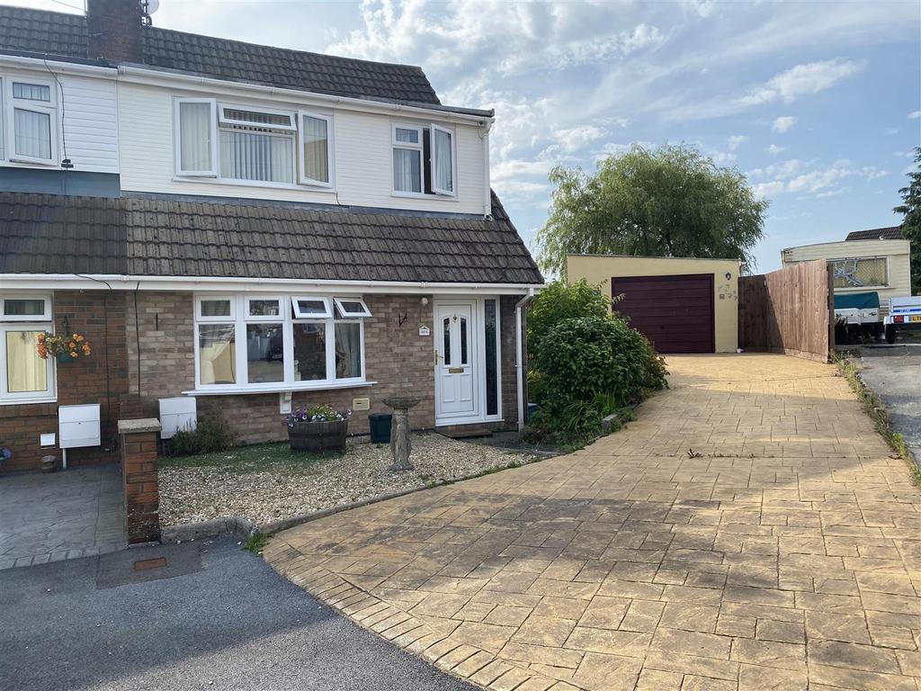 Teglan Park, Tycroes, Ammanford 3 bed semidetached house £160,000