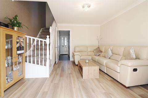 23 Moore Close, Dartford, DA2 6NN