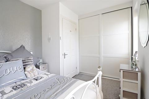 23 Moore Close, Dartford, DA2 6NN