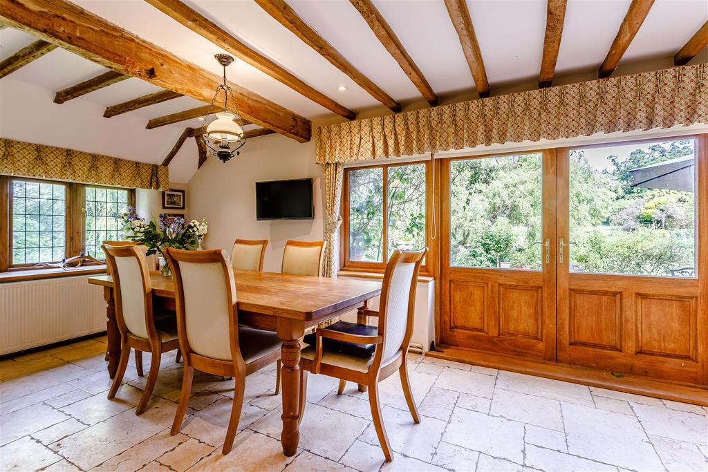 8468606-interior08.jpg