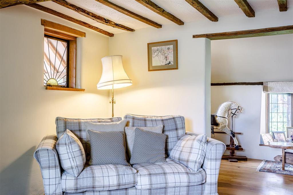 8468606-interior21.jpg
