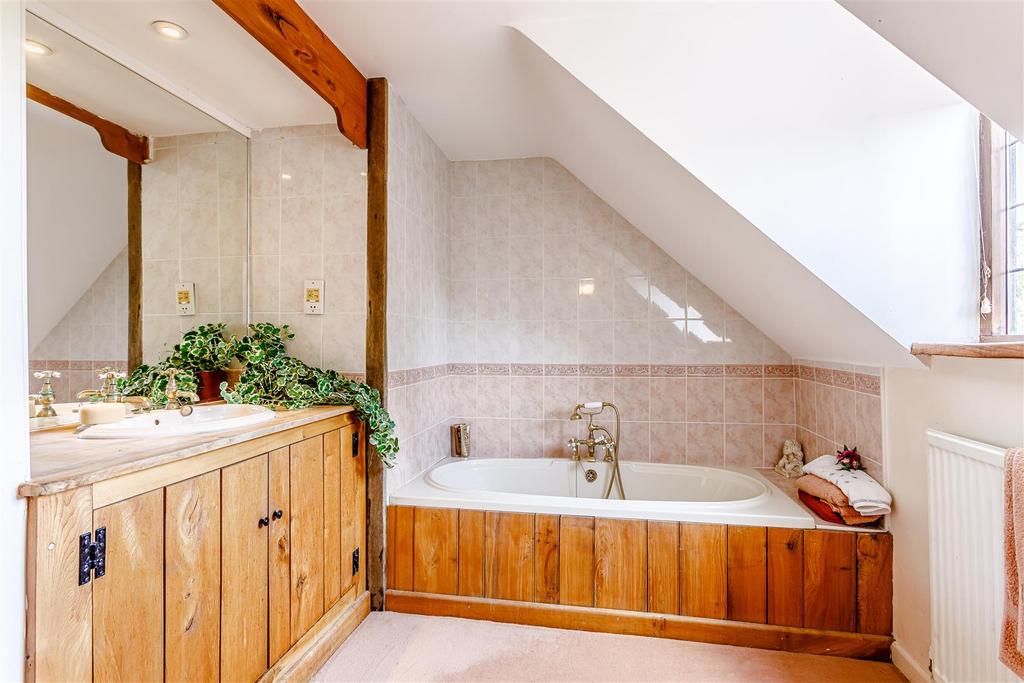 8468606-interior37.jpg