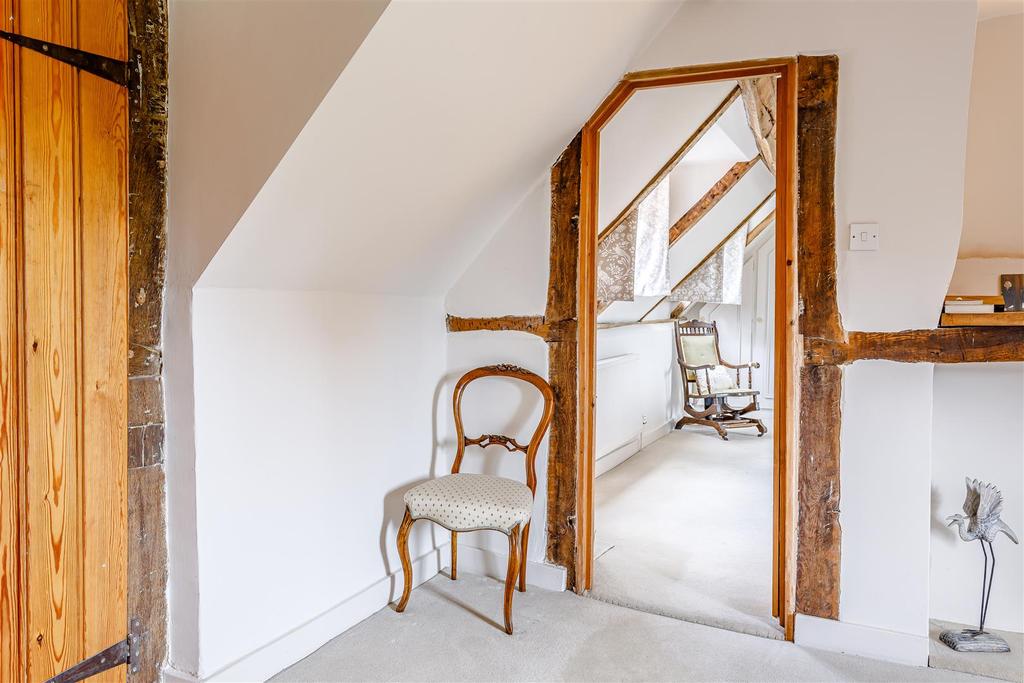 8468606-interior41.jpg
