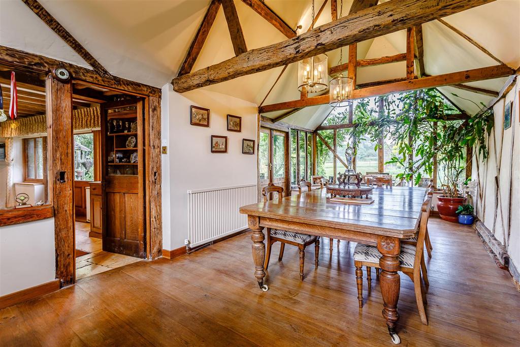 8468606-interior06.jpg