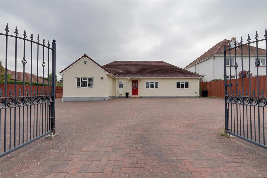 Manor Road, Saltford, Bristol 4 bed detached bungalow £825,000