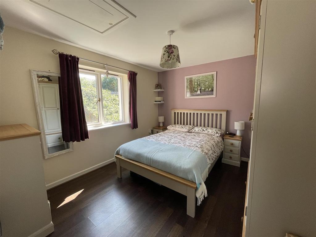 Double Bedroom:
