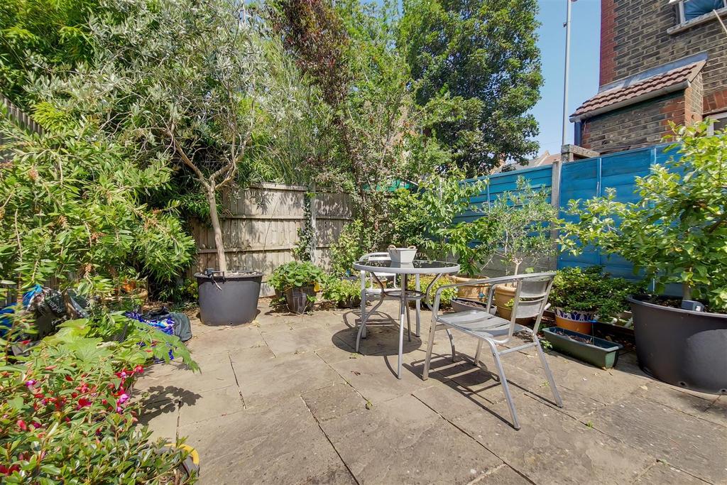 10 Patio-1.jpg