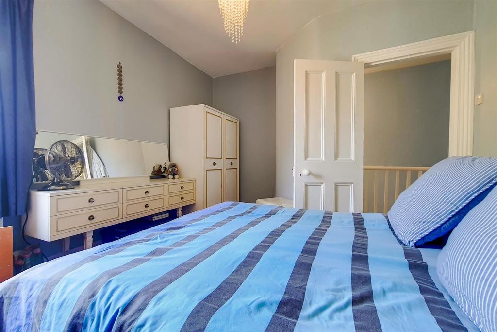 5 Main Bedroom-0.jpg