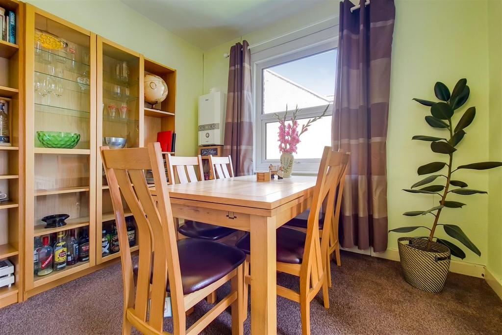 6 Dining Room-1.jpg