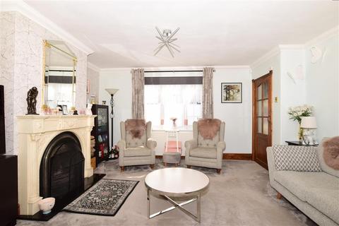 8 Ash Road, Rochester, ME2 2JL
