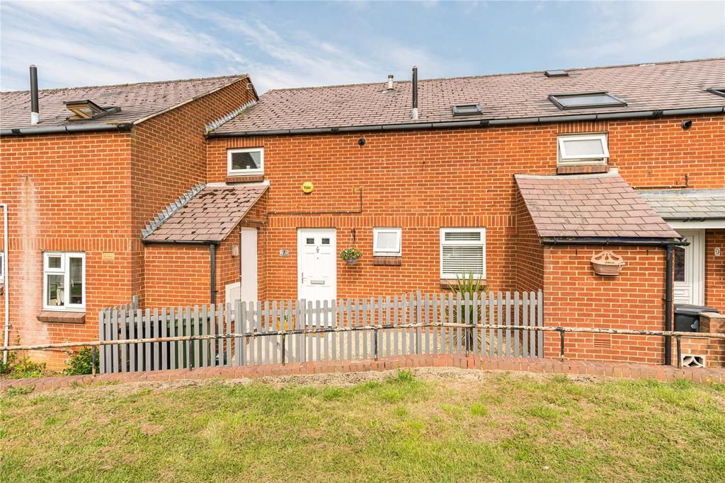 Howland Road, Thame, OX9 3 bed terraced house £325,000