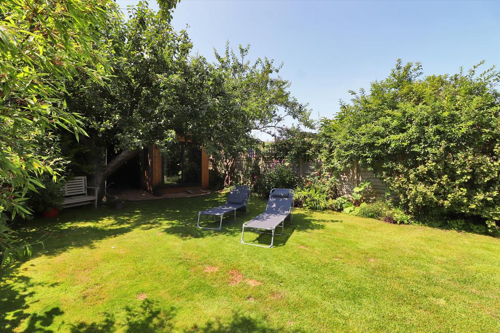 Robyns Way, Sevenoaks, Kent, TN13 4 bed semidetached house £935,000
