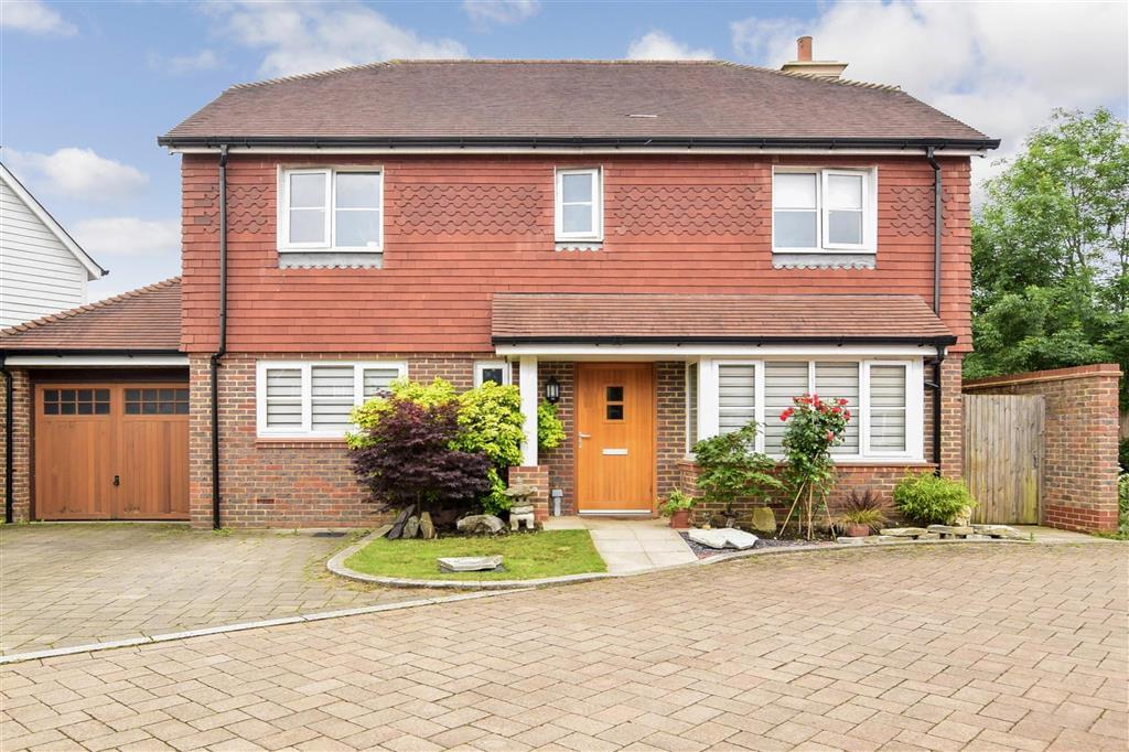 Breakspear Gardens, Beare Green, Dorking, Surrey 4 bed detached house