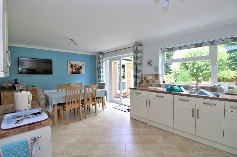 Kelso Close, Worth, Crawley, West... 4 bed detached house £495,000