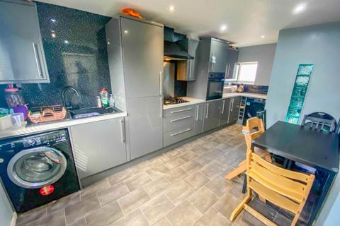 65 Broadway Crescent, Haslingden, Rossendale, BB4 4HW