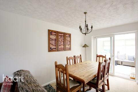 22 Cromer Way, Luton, LU2 7EE