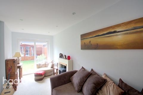 22 Cromer Way, Luton, LU2 7EE
