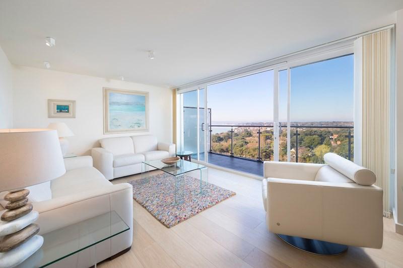 Admirals Walk, West Cliff Road, Bournemouth, Dorset, BH2 2 bed