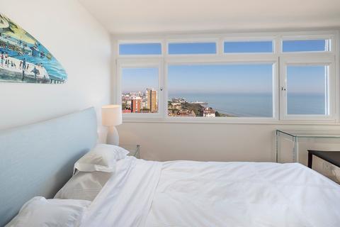 82 Admirals Walk, Bournemouth, BH2 5HG