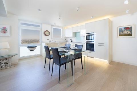 82 Admirals Walk, Bournemouth, BH2 5HG