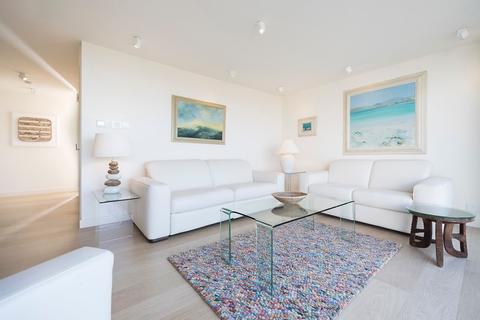 82 Admirals Walk, Bournemouth, BH2 5HG