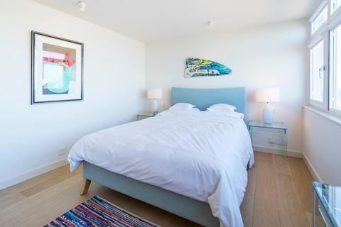 82 Admirals Walk, Bournemouth, BH2 5HG