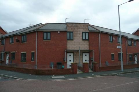 3 bedroom terraced house to rent, Leaf Street, Hulme, Manchester, M15 5LE
