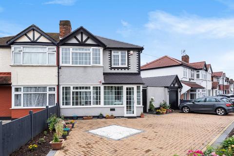 3 bedroom semi-detached house to rent, Hiliary Gardens,  Stanmore,  HA7