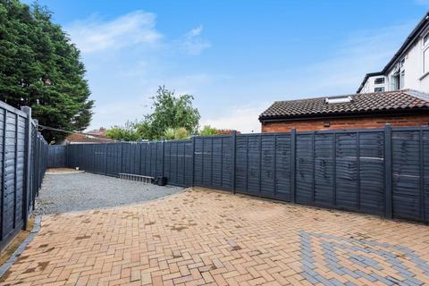 3 bedroom semi-detached house to rent, Hiliary Gardens,  Stanmore,  HA7