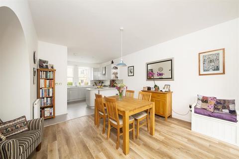 14 Mellor Close, Otley, LS21 2FB